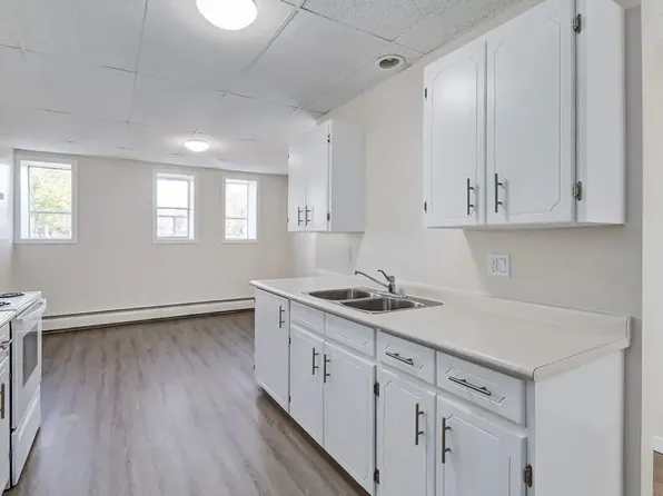 Silver Ridge Apartments