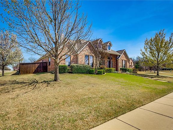 2nd image of 913 Hideaway Ct
