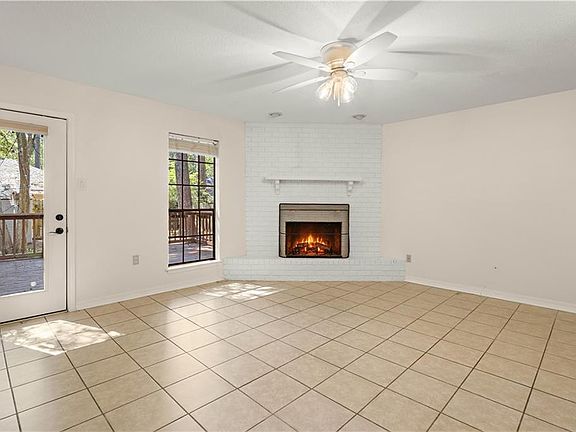 3rd image of 150-152 Walnut St