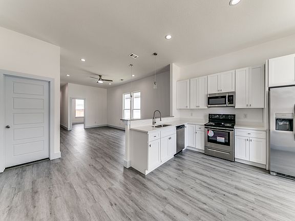 2nd image of 3251 Noor St