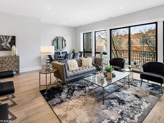 4th image of 2424 N Linden Pl #303