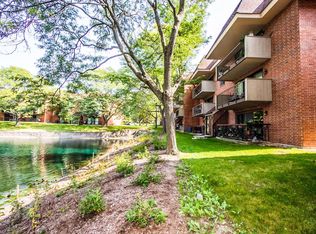 100 E Fountainview Ln APT 2B, Lombard, IL 60148
