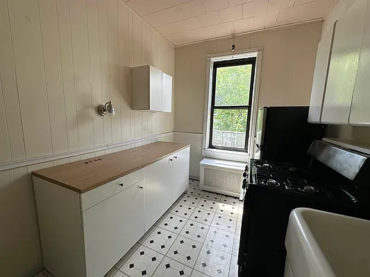 Rented by Limestone Realty Bklyn, LLC | media 21