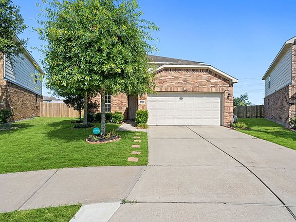 2nd image of 5702 Camelia Evergreen Ln