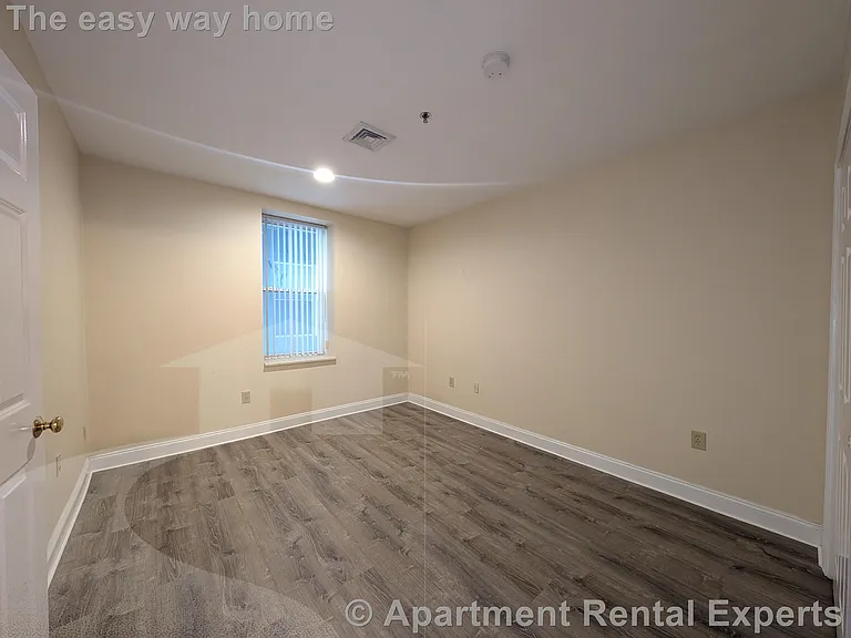 15 Pearl St #11 — Photo 8