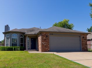 806 W 119th Pl S, Jenks, OK 74037