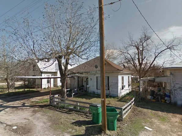 308 Ross Ave, Mart, TX 76664