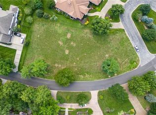 255 E Loch Lloyd Pkwy, Belton, MO 64012