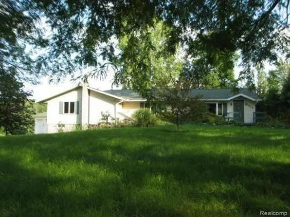 3015 Lake George Rd, Dryden, MI 48428