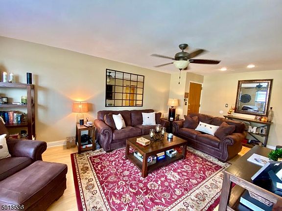 2nd image of 6 Hillside Ave APT 3B