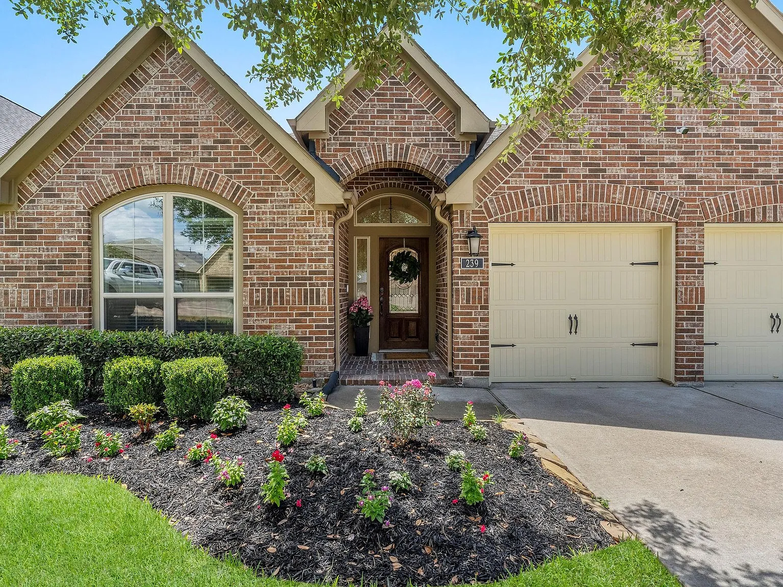 4 bed, 2.0 bath, 2364 sqft, $2,750 — Photo 3