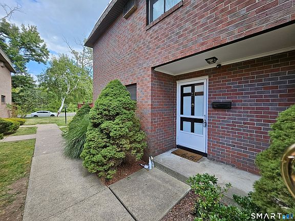 2nd image of 21 Sharon Ln