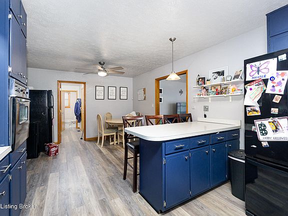 5th image of 15 Oakwood Ct
