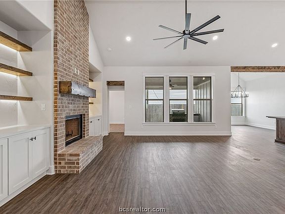 5th image of 4204 Lismore Ln