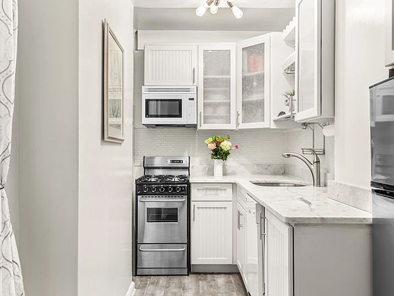 3rd image of 235 E 73rd St #G