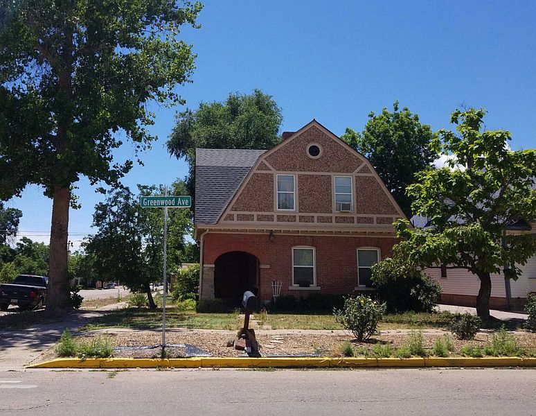 1st image of 830 Greenwood Ave