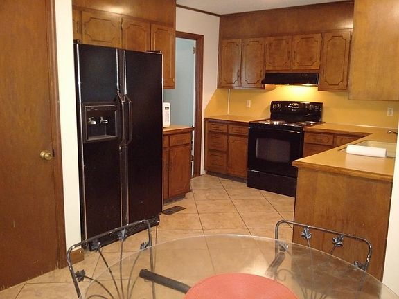 Lots of Cabinet Space