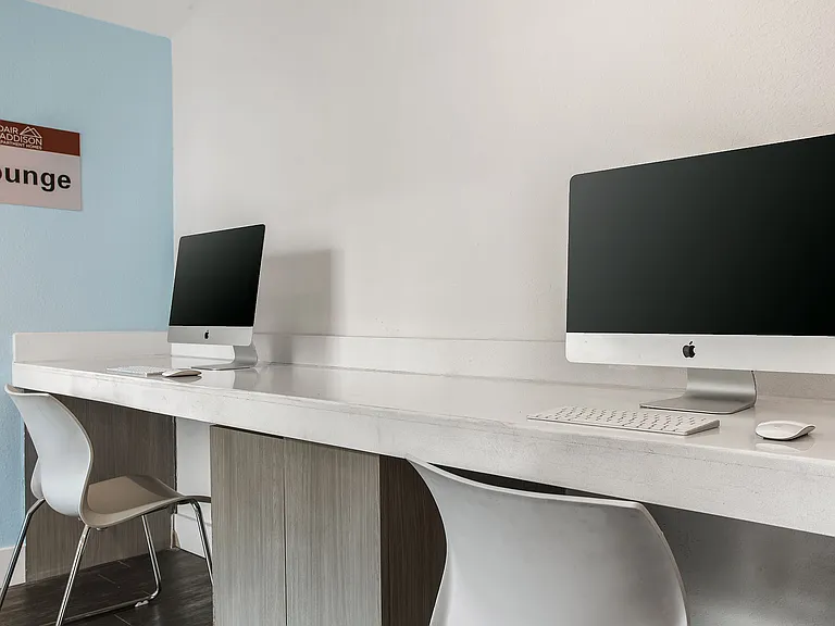 C242450_AdairoffAddison_BusinessCenter_01