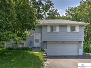 5614 N 49th St, Omaha, NE 68104