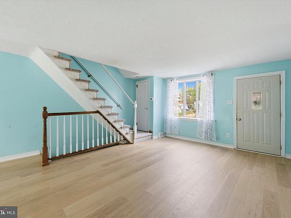 4th image of 415 Park Dr