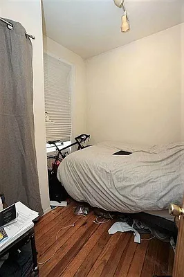 Rented by Universal Realty Group | media 22