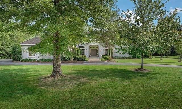 1st image of 108 Riverdale Dr