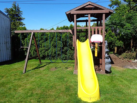 PLAY STRUCTURE (optional)