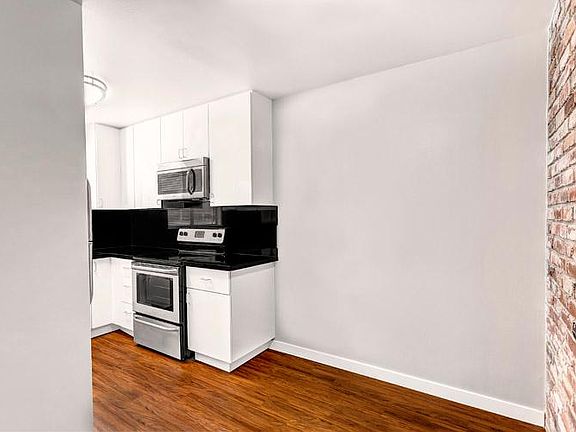 4th image of 440 9th Ave APT 10