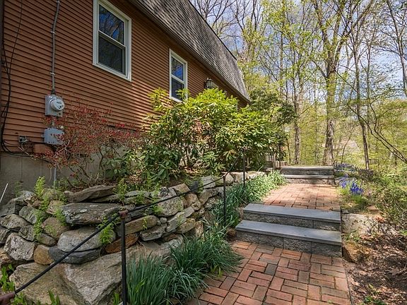 2nd image of 34 Allen Rd