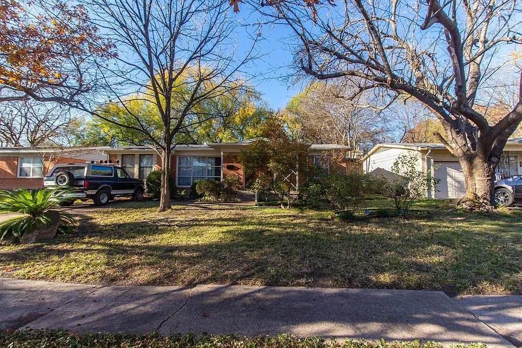 10819 Ruth Ann Dr photo 1