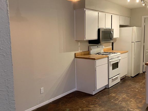 Kitchen without table