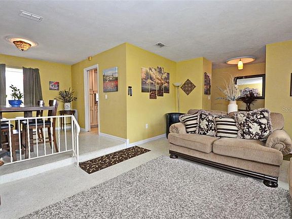 4th image of 2412 Timberlake Dr