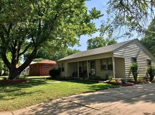 848 S Fountain St, Wichita, KS 67218