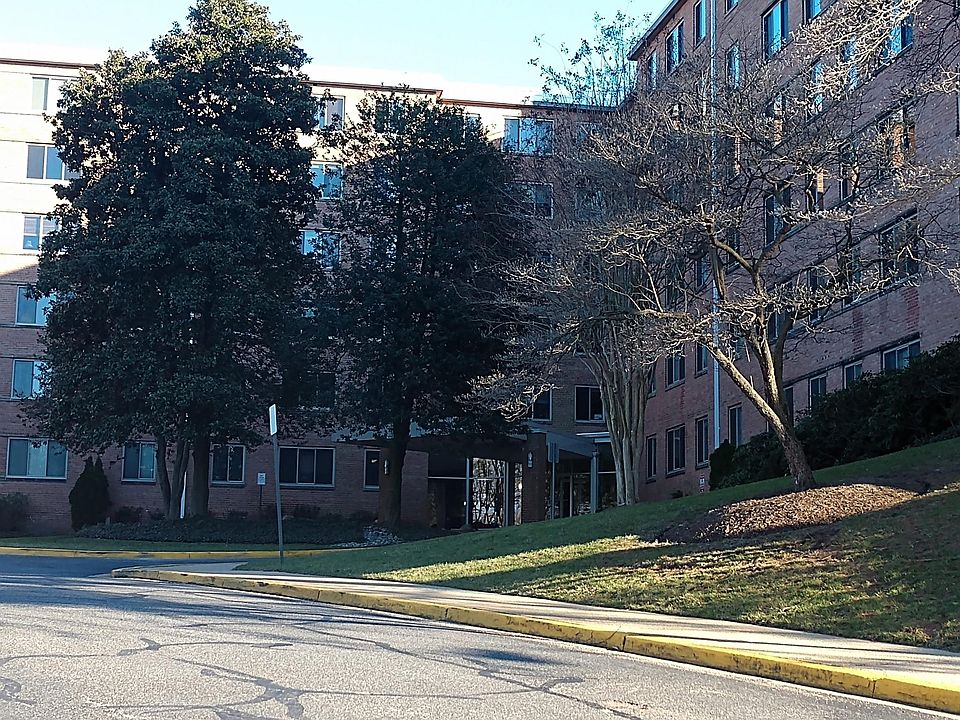 Carinal House is a perfect place and location for your condo living!