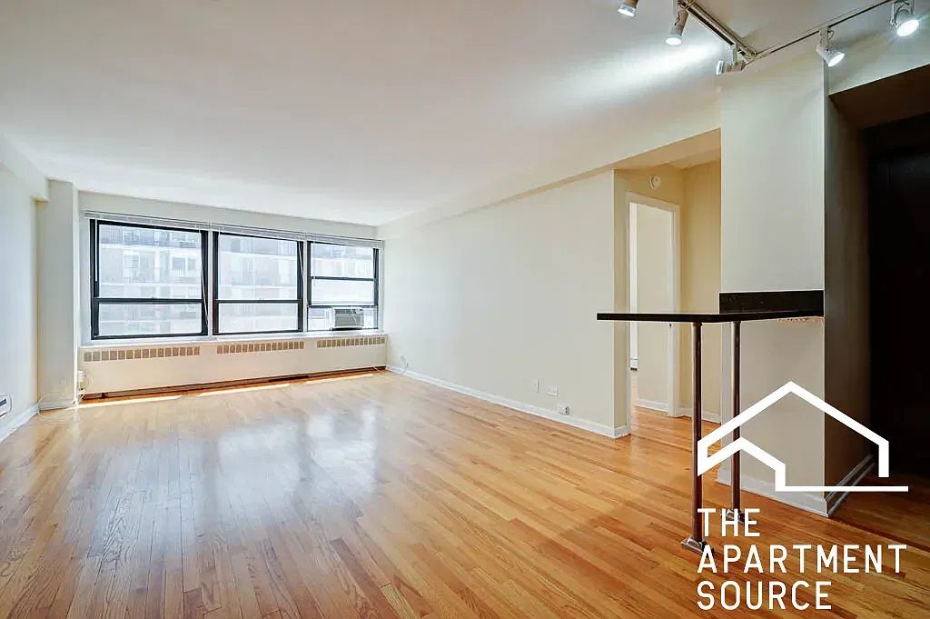 1 bed, 800 sqft, $1,795 — Photo 1