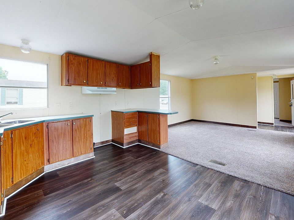 2nd image of 2508 Cattail Cir #32