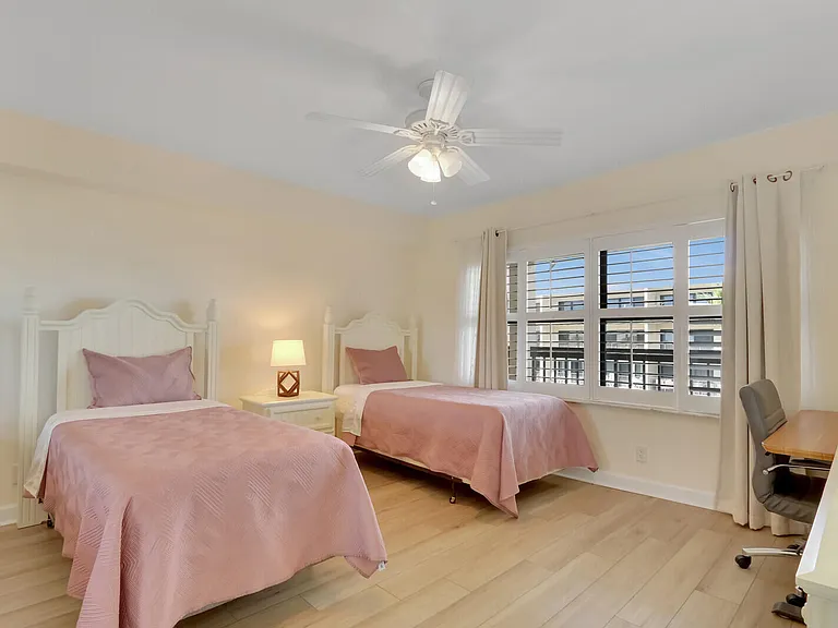 1055 Ocean Dr #403 — Photo 27