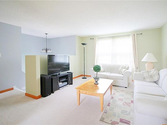4th image of 58 Foxcroft Dr