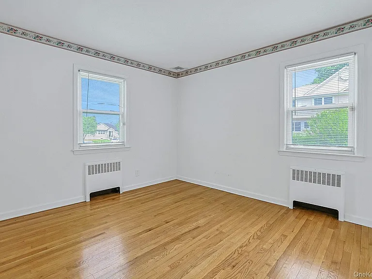 24 Grover Ave — Photo 17