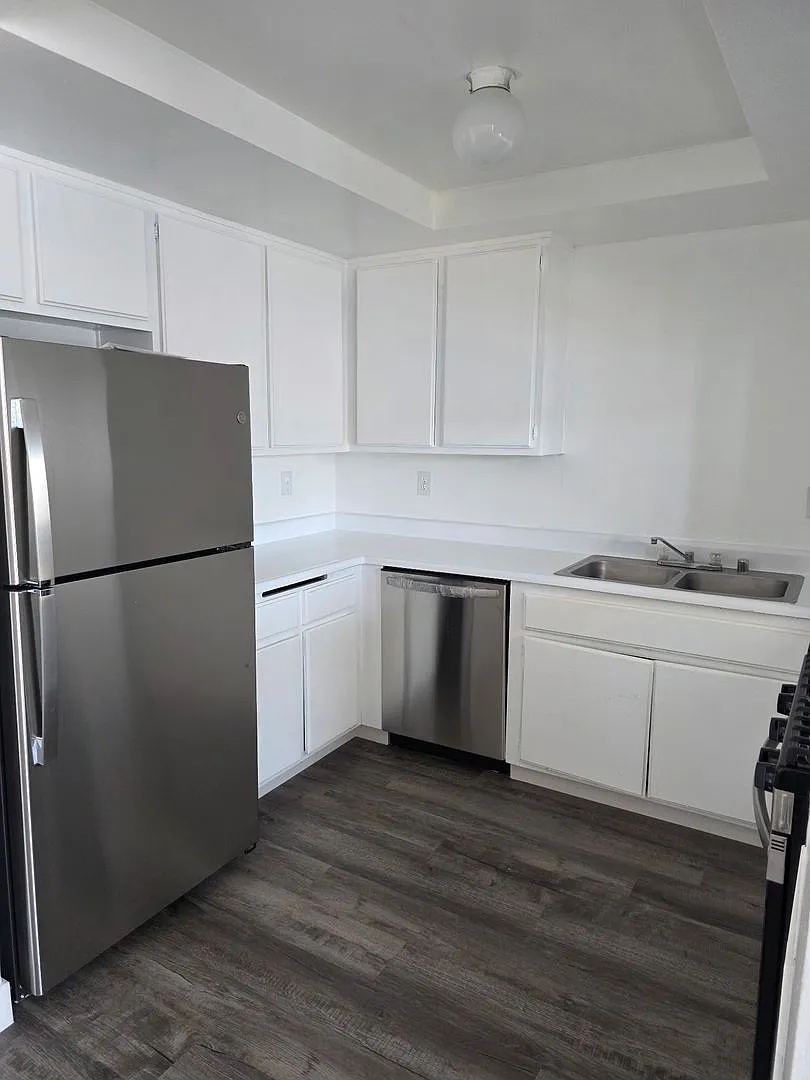 Yukon Apartments (DMM5) — Photo 4