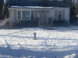 4225 Riverside Dr, Crystal Lake, IL 60014