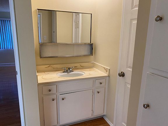 4th image of 672 Grand Ave APT 3