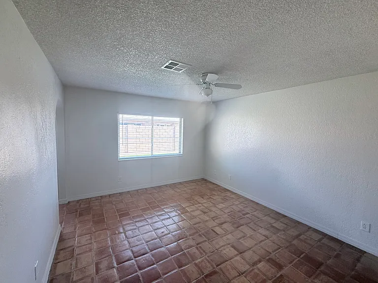 7137 W Colter St — Photo 16