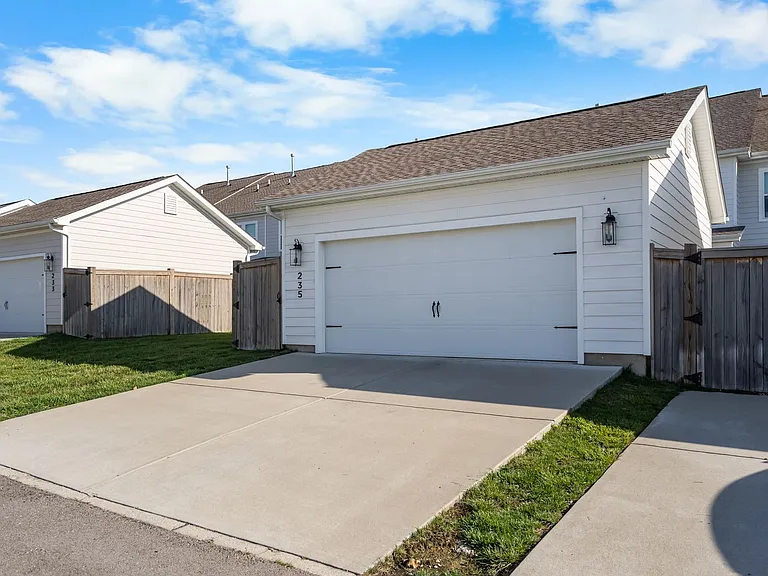 235 Southmen Ln — Photo 28