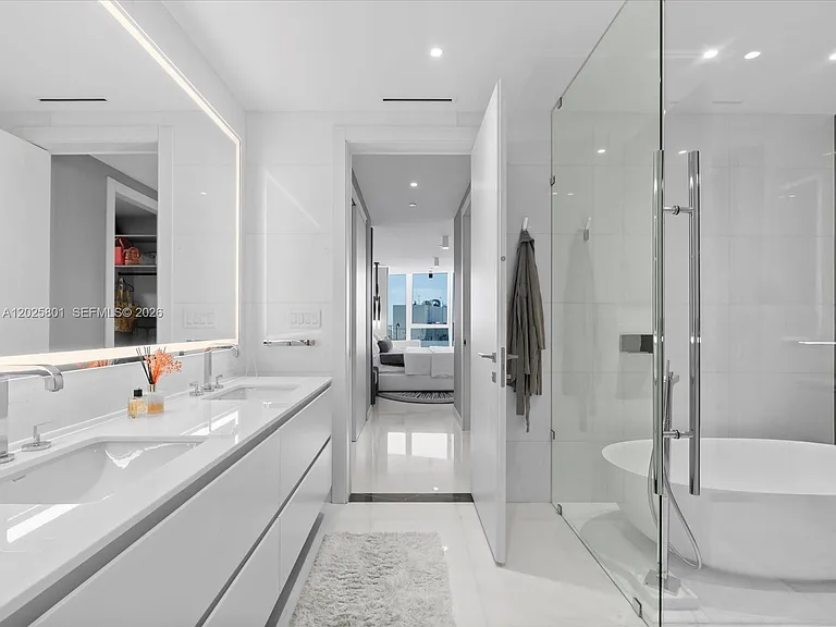 300 Biscayne Boulevard Way #4502E — Photo 22