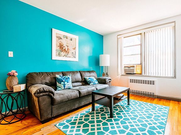 2nd image of 2220 Burnett St APT 3B