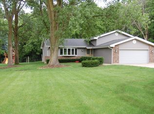 708 Blackhawk Ln, Marengo, IL 60152