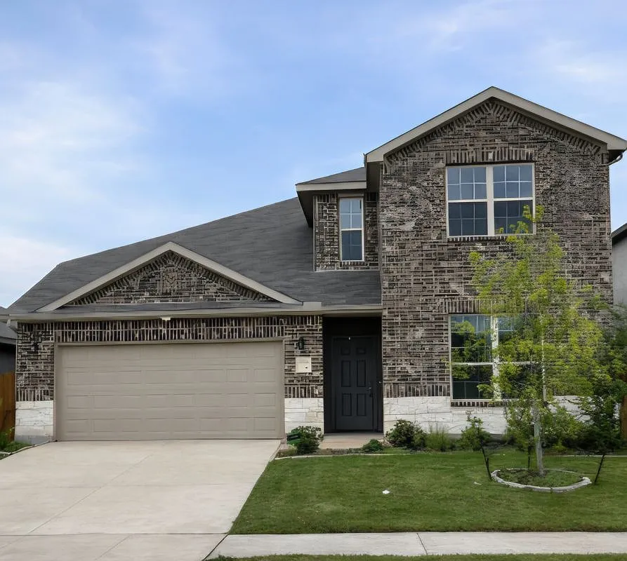 4 bed, 3.0 bath, 2403 sqft, $2,900 — Photo 1