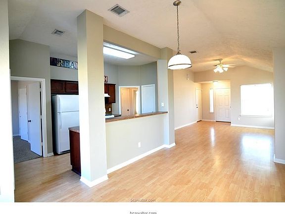 4th image of 1029 Windmeadows Dr