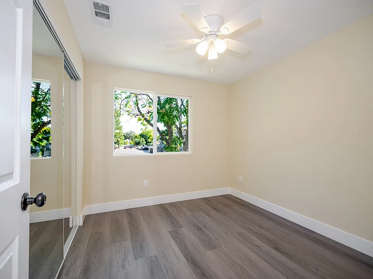 24743 Valley St #1 — Photo 24